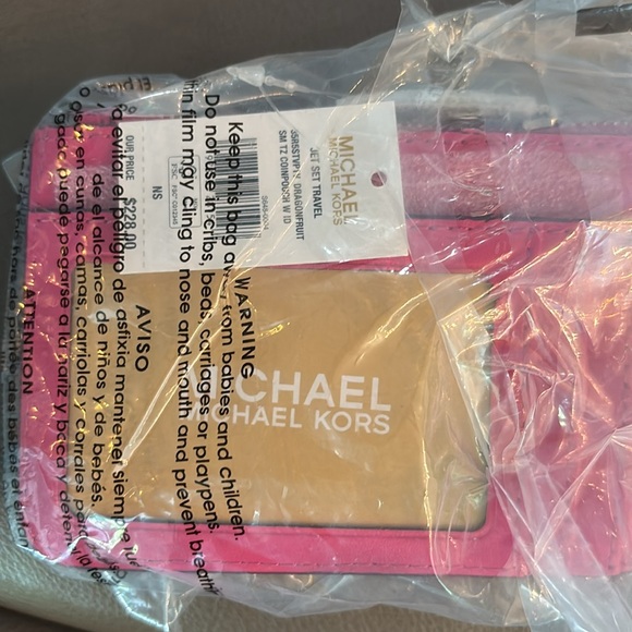 Nwt Michael Kors Pink and Gold Wallet credit card holder - Picture 3 of 5